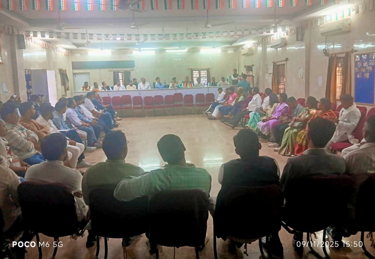 ManjeetIMOPS's tweet image. #AINPSEF (ऑल इंडिया एनपीएस एम्पलाइज फेडरेशन) की राष्ट्रीय कार्यकारिणी की बैठक संपन्न:
देर रात ऑल इंडिया एनपीएस एम्पलाइज फेडरेशन की राष्ट्रीय कार्यकारिणी की बैठक नई दिल्ली के उर्मू भवन में संपन्न हो गई। कार्यकारी की बैठक में लगभग सभी प्रदेशों से  62 संगठनों के 121 सदस्य शामिल रहे।…