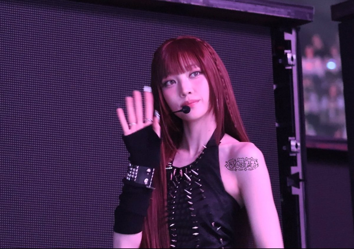 251114 🐱

계속 인사만! 꼬리가 치켜 올라간 고양이~

 #영서 #YOUNGSEO 
#ALLDAYPROJECT #ADP #올데이프로젝트