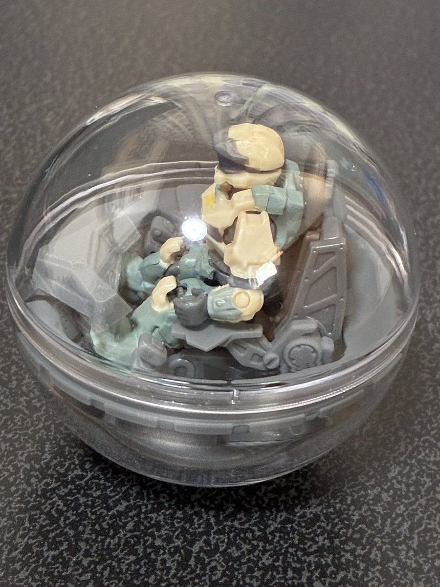 mesonosuke's tweet image. カプセルコックピットにメガブロックのフィギュアがピッタリと聞いたので、安く買える所無いかな？と探したらアリエクにあったので注文したら5日で届きました。