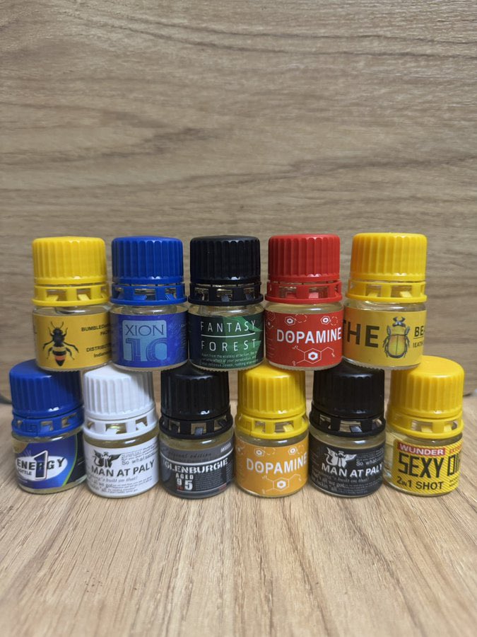 Nguyenv76721795's tweet photo. Mua pp 20ml cuối tuần tặng chay gel ky nha mấy pro 🥰 https://t.co/D7sgR2MImc
