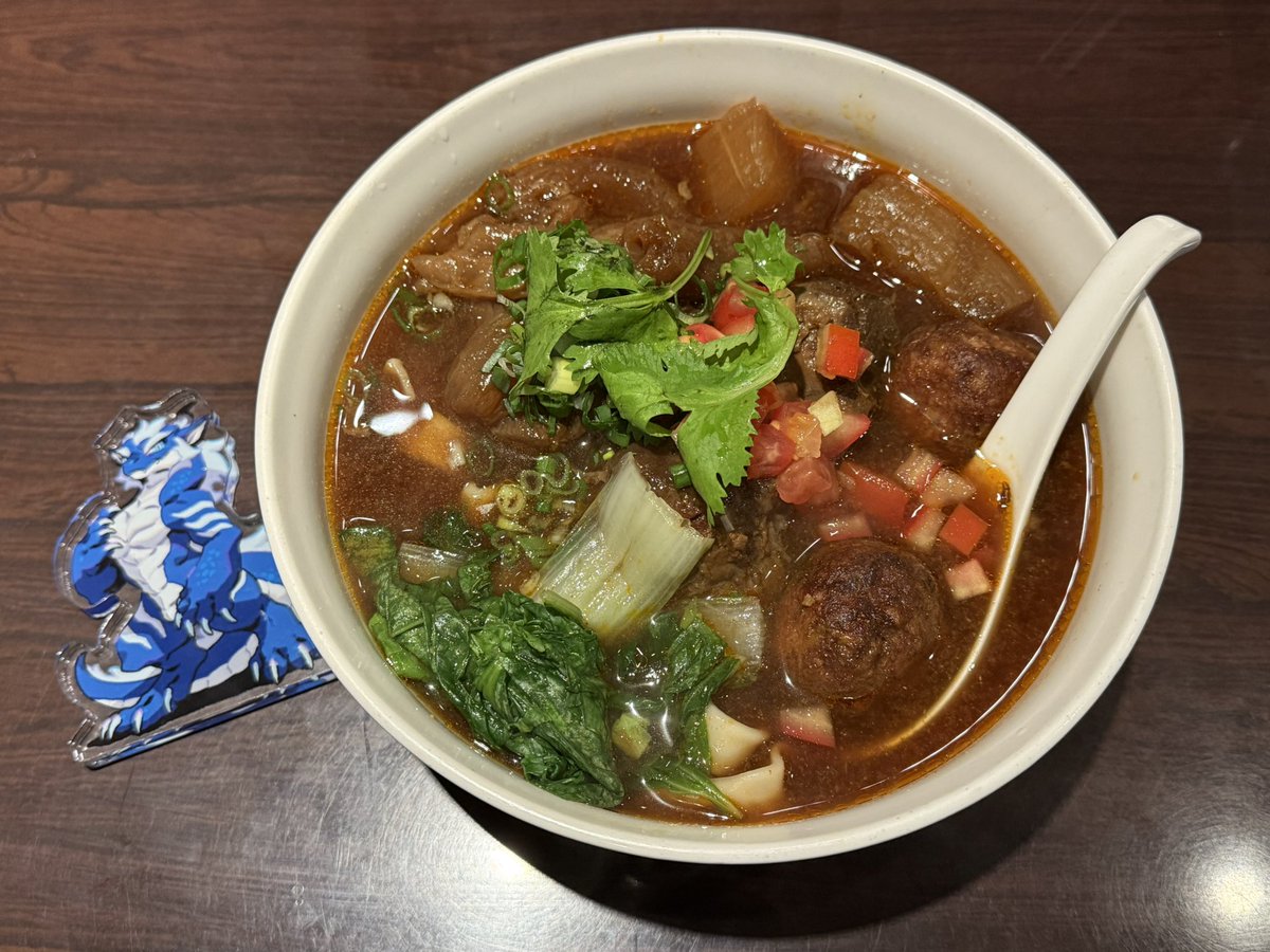 Last night's dinner 😎
I think this one of the best beef noodle in Taipei.