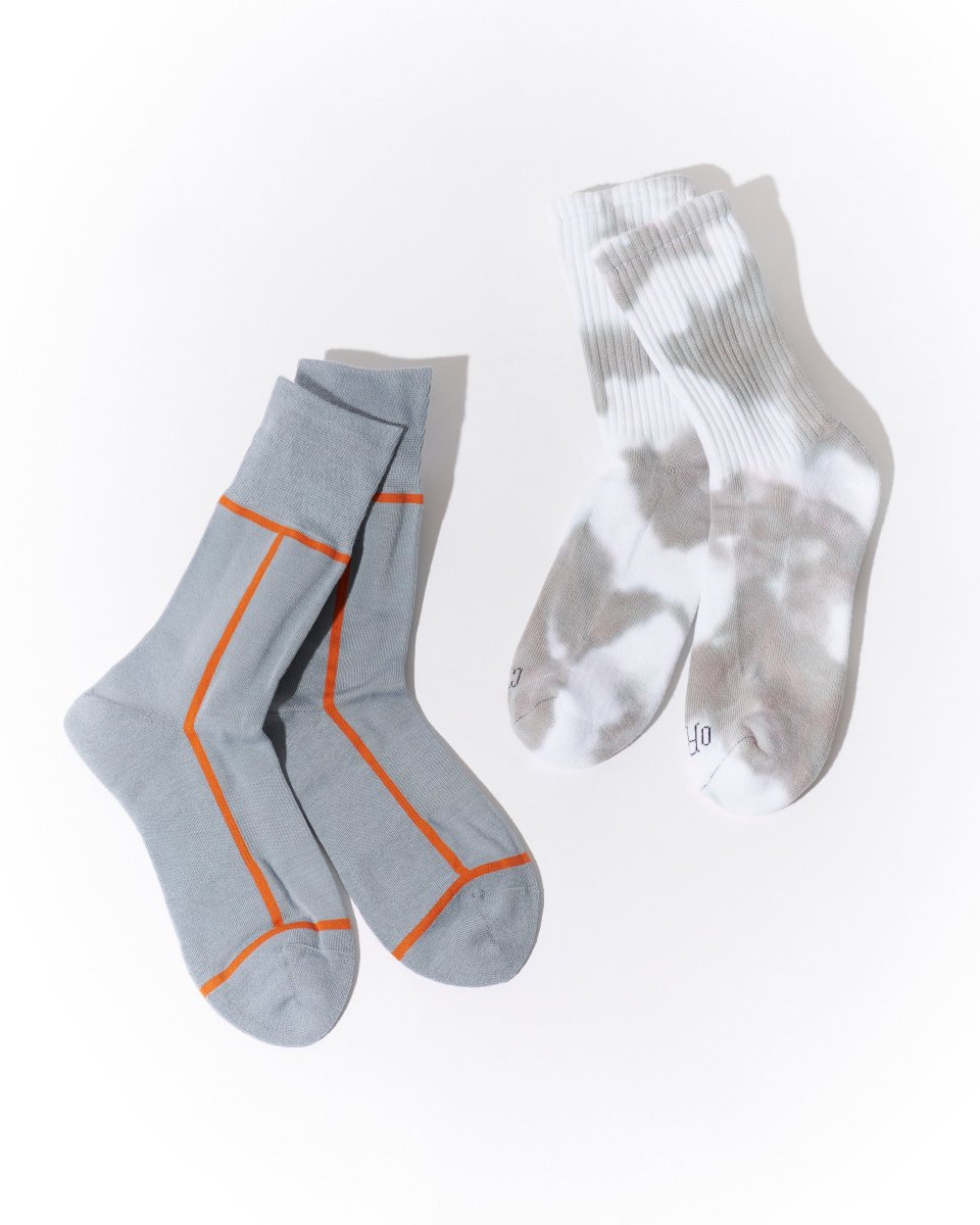 さりげなく主張するデザインソックスは何足あっても嬉しいもの。サイド