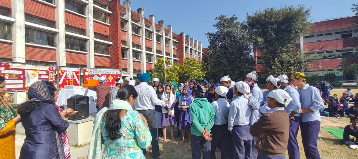 parmindercwc's tweet image. Honoured to celebrate Children’s Day at the Govt Senior Secondary School, CHD.
A wonderful day spent encouraging young minds and celebrating their enthusiasm and creativity. 
Thank you @RajinderSingh ji
@ManishTewari @INCIndia @INCChandigarh