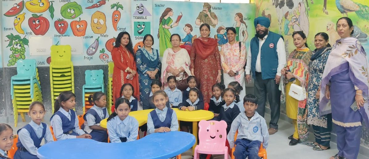 parmindercwc's tweet image. Honoured to celebrate Children’s Day at the Govt Senior Secondary School, CHD.
A wonderful day spent encouraging young minds and celebrating their enthusiasm and creativity. 
Thank you @RajinderSingh ji
@ManishTewari @INCIndia @INCChandigarh