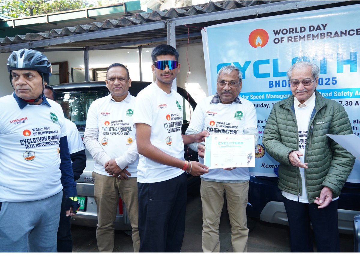 ConsumerVoiceIn's tweet image. As part of the World Day of Remembrance for Road Traffic Victims (WDoR 2025), the Road Safety Network (RSN), Consumer VOICE, and NCHSE organized a Cyclothon in Bhopal to honor lives lost on the roads. The event was organized with the theme: “A Call for Speed Management and a…