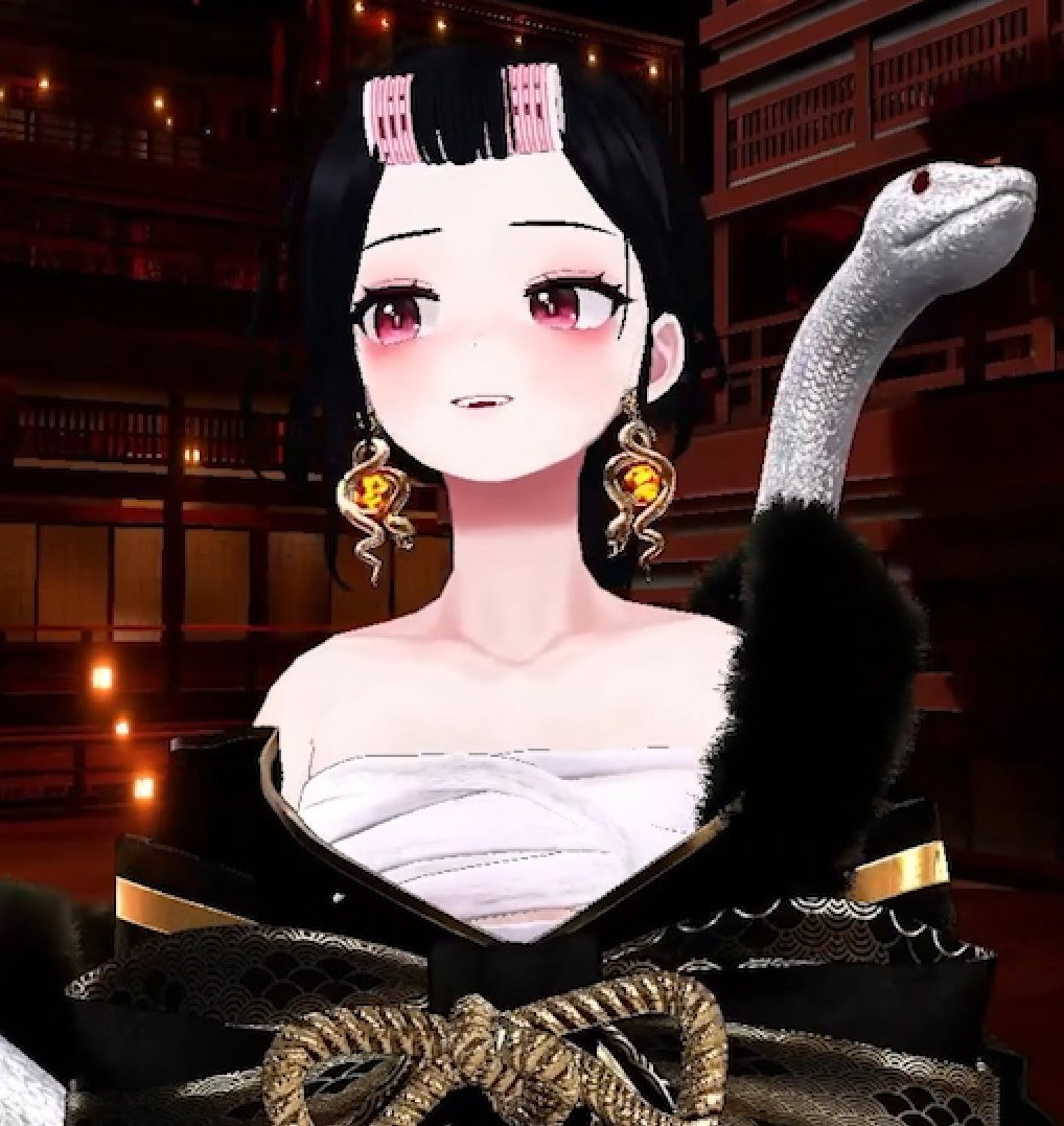 오직 천년의 용모 하나로 
세계를 제패한 여제가 등장하심