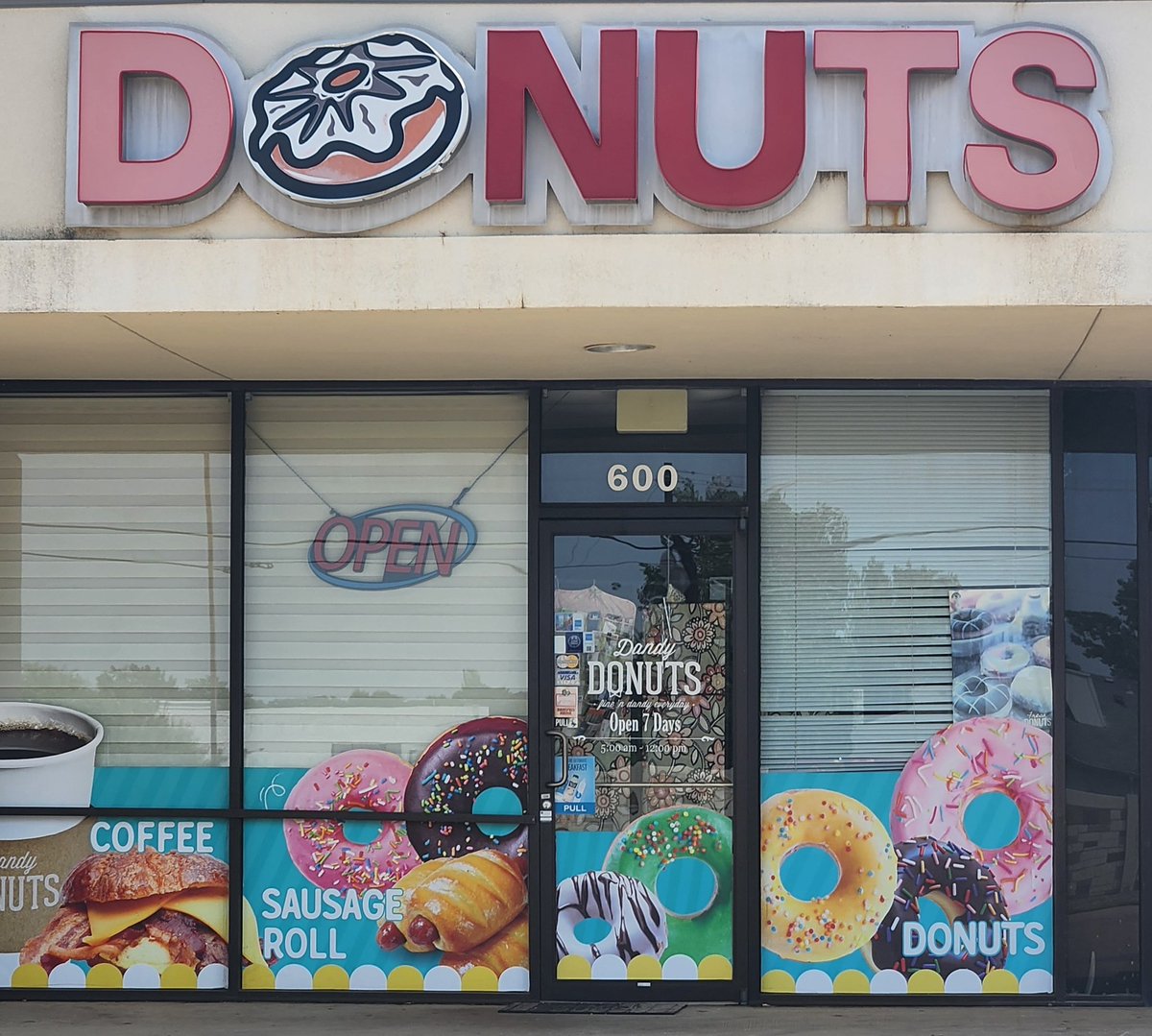 Paxton Williams is the TW Sports Player of this week with a pick 6 that opened the floodgates against Rock Hill tonight. Congrats <a href="/pwill248/">Paxton McCoy Williams</a>. Thanks to Dandy Donuts also.
<a href="/Guyer_AT/">Guyer Athletic Training</a> <a href="/DentonGuyer_FB/">Denton Guyer Football</a> <a href="/RockHillHS/">Rock Hill High School</a> <a href="/RockHillHSCheer/">Rock Hill Cheer</a> <a href="/UCOBronchos/">UCO Bronchos</a> <a href="/RyanRaiderFB/">Denton Ryan FB ⭐️⭐️⭐️</a> <a href="/DentonRC/">DentonRC</a> <a href="/Coachcliff904/">Cliff Hill</a>