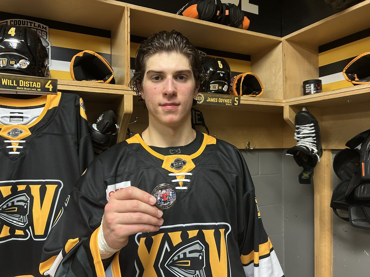 James Odyniec takes home the CST Rick O’Brien Memorial Challenge Coin after a solid performance on the blue line in tonight’s 7-4 win over Alberni!