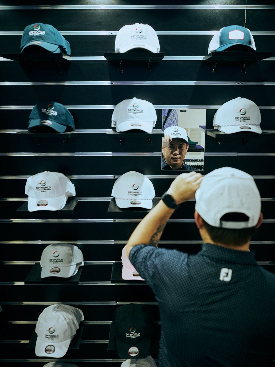 dpwtc's tweet image. What’s a trip to the golf without some merch? 🛍️

#DPWTC #RolexSeries