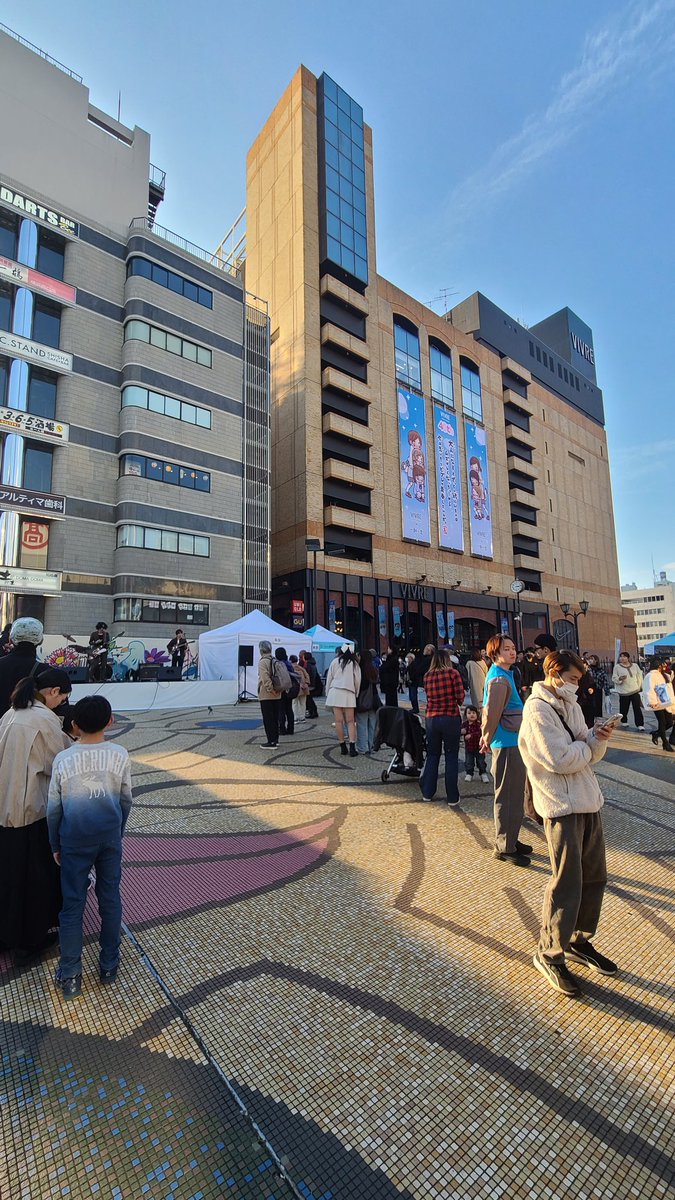 nanno_guitar's tweet image. 現地入り！
16:20から弾き語り演奏します！
是非見に来てください！
#弾き語り #cmap #横浜駅西口 #横浜vivre