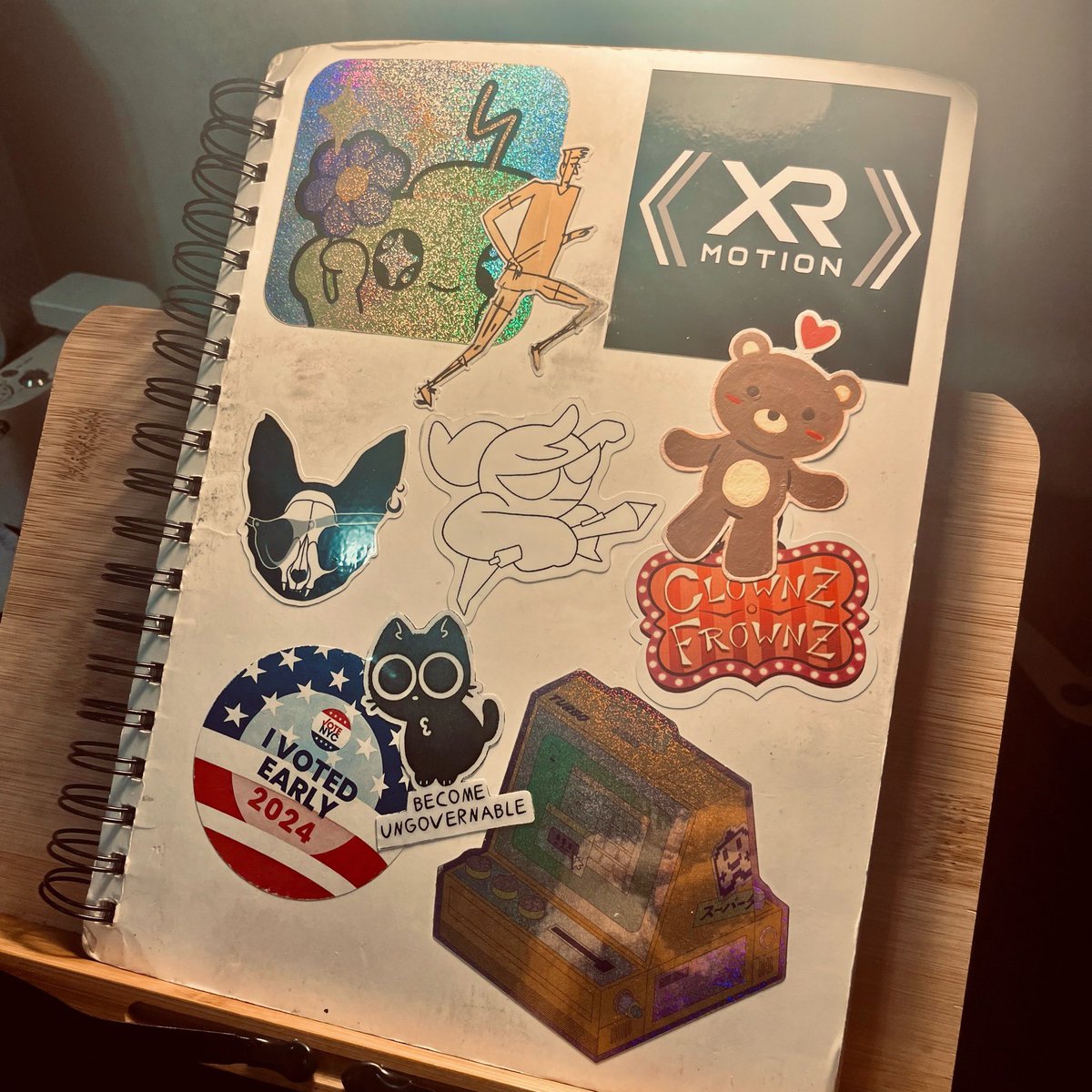 FT_Broadcasts's tweet image. Putting these here too fuck it
Look at my stickers boy-