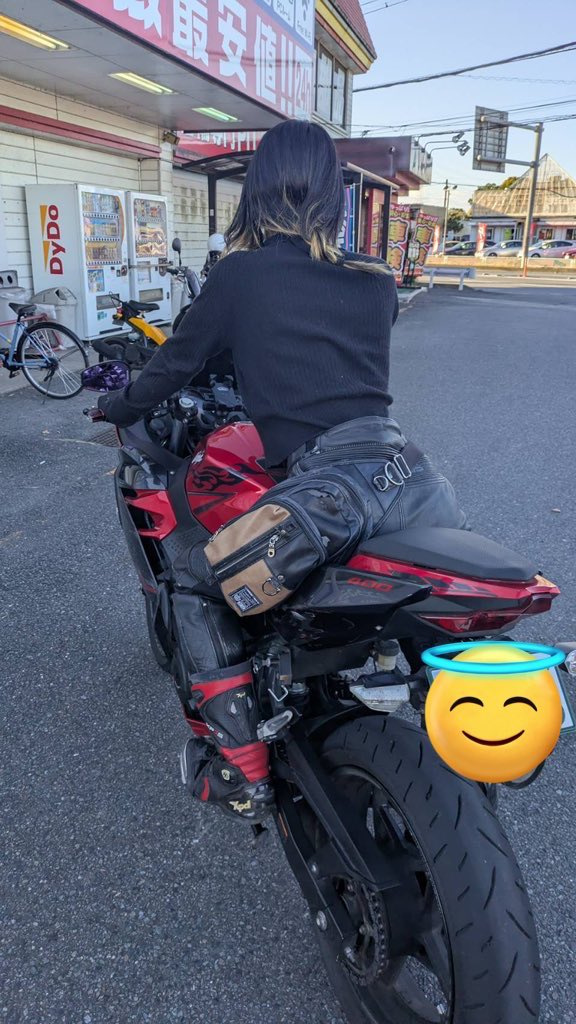 名前 : り._. 性別 : 🚺 年齢 : 22 住み : 埼玉 車種 : NINJA400 一言