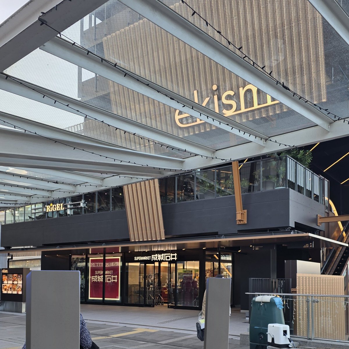 markzone82's tweet image. ここで17:00まで現地販売を行います!
予約無しでも購入可能です