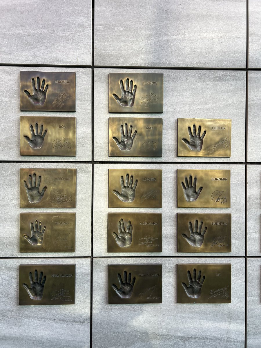 kyuirann's tweet image. Straight out of a dream. Finally. 🥹
#KYUHYUN