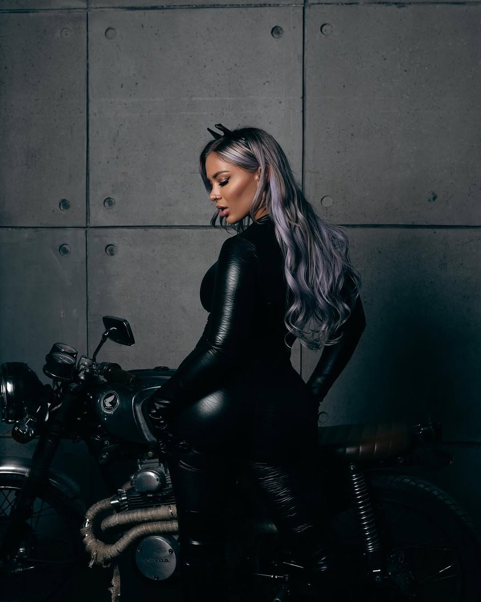 Allow us to announce the newest member of the team, Eva Van Der Berg!  Please give her a warm welcome, everyone.