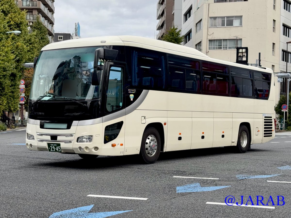JARAB_Bus17's tweet photo. （同）ファストライン
和泉200か2945

日野RU1ASCAで2013年に登場した、元は、彩輝自動車の足立230あ1313だった車と思われます。 https://t.co/nsu3D6BBa6