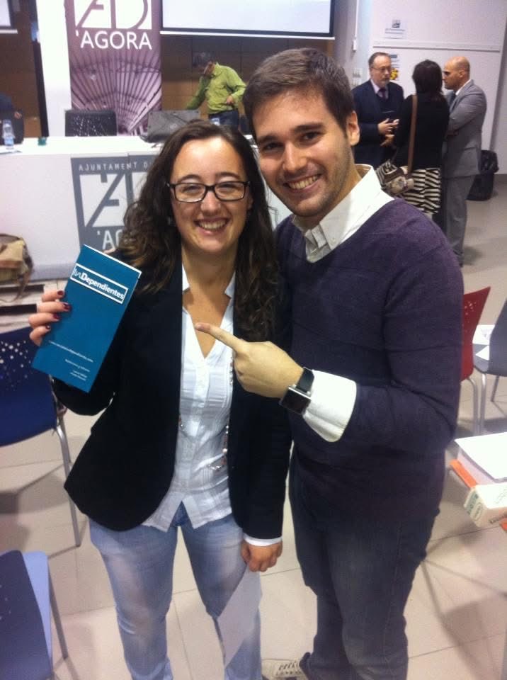 Hace 12 años presenté <a href="/InDependientess/">InDependientes</a>. Aquí mi amigo <a href="/SalvaElx/">Salvador Campello</a> acompañándome❤️ Seguimos informando de adicciones. La revista me abrió puertas, ventanas… horizontes… la creé como estudiante de <a href="/PeriodismoUMH/">Periodismo UMH</a>