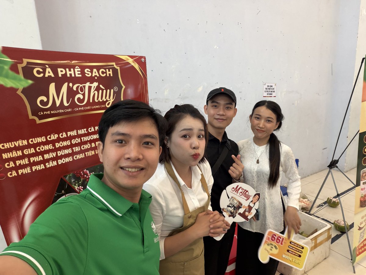 Bình Thuận - Bình Phước cùng nhau chăm chỉ bán hàng. 😁

<a href="/JeansNgoc/">Minh Thuỳ | Stella</a> 
<a href="/Dung_Doan_BP/">Dung Đoàn | Davina</a> 
<a href="/thanhdong2402/">Thanh Đông | Jimmy</a>