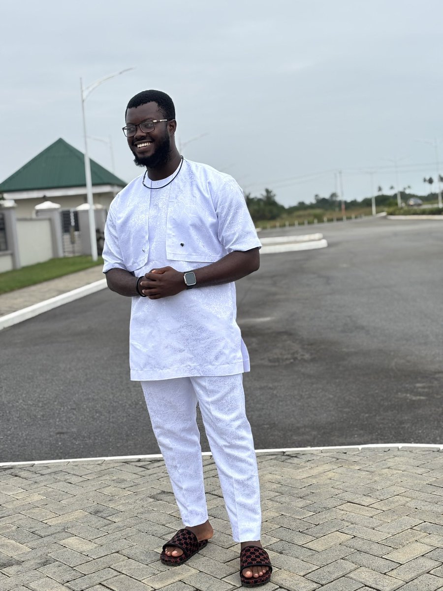 Quame_Enumd3's tweet image. Happy birthday to me🤲✊🏿. 🎉🍾🥂