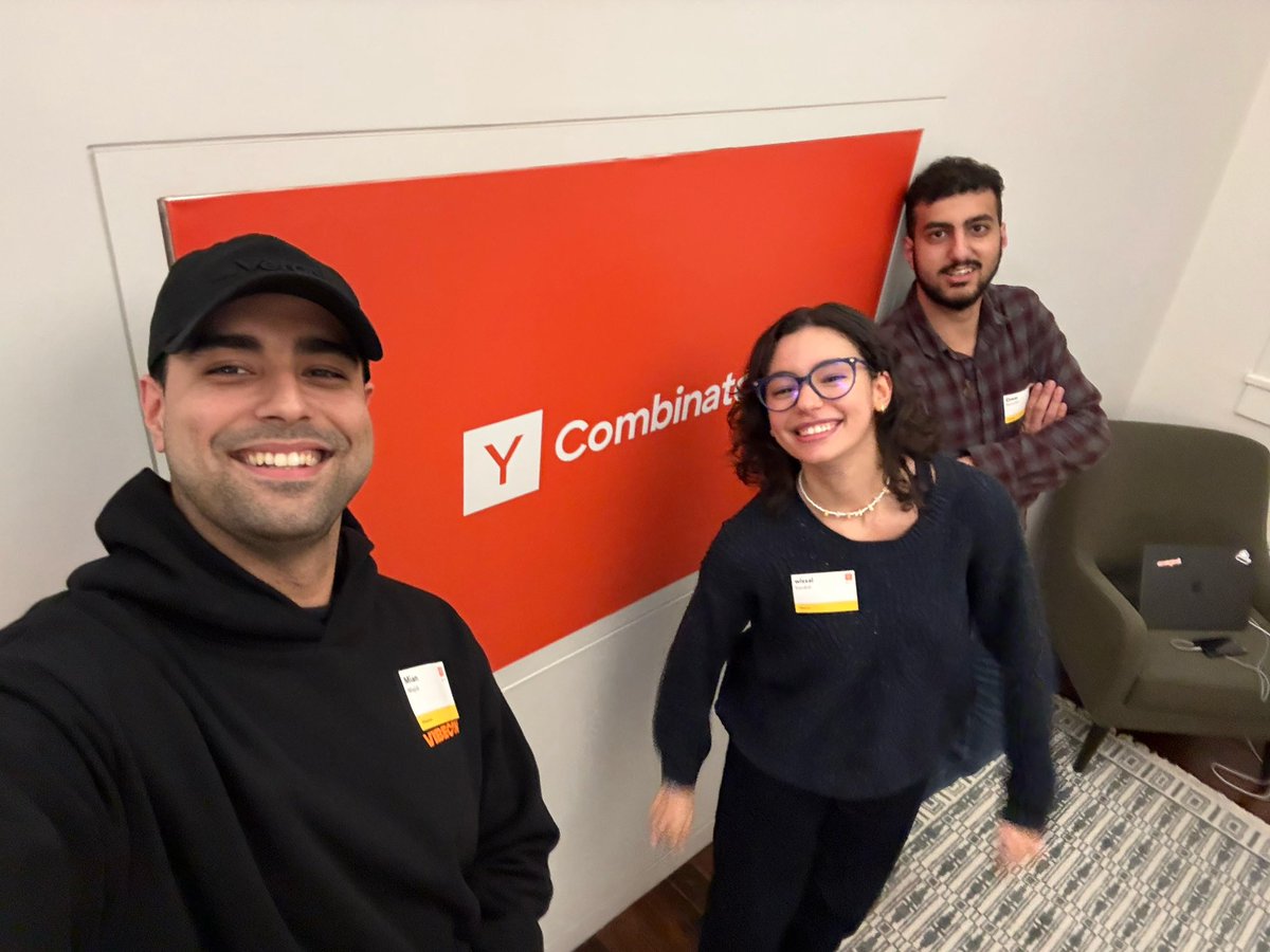 cordobasunset's tweet image. Had one of the greatest weekends of my life working with @ycombinator at #vibecon last week. 

There’s a unique, frantic joy that only a hackathon can create. For me, it peaked while standing at a whiteboard, markers in hand, mapping out backend API calls for my frontend…