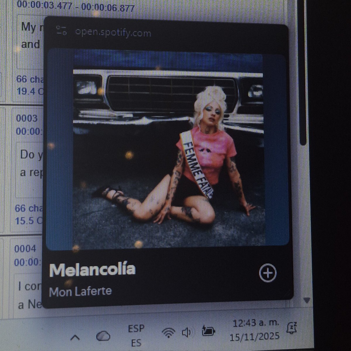 escuchando femme fatale mientras hago tarea <a href="/monlaferte/">Mon Laferte</a> 🤍