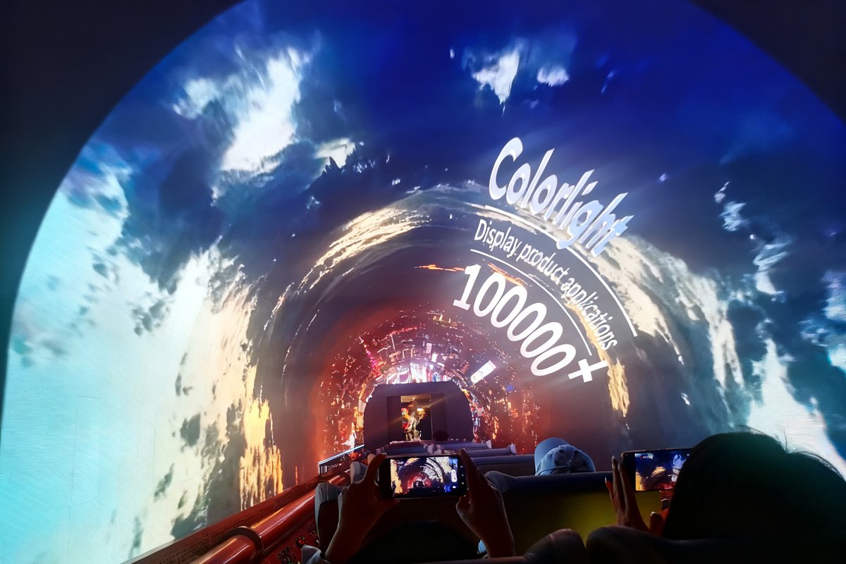 colorlightcloud's tweet image. #ColorlightCase: LED Tunnel Screen on the train💡

On October 30, the &quot;Time Machine&quot; themed train carriage, featuring a 120㎡ #LED screen, officially opened to the public in Tianjin. 

#Colorlight #ProjectCase #LEDSolution #MediaServer
