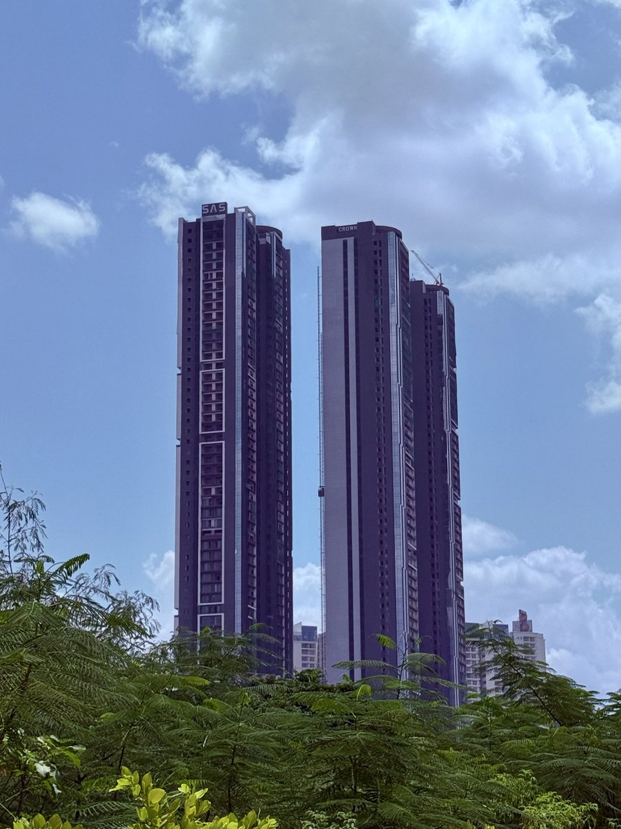iam_rakeshc's tweet photo. This building hits different from every angle. A true hyd skyline showstopper🩵
#Hyderabad https://t.co/6F2gpZfQoD