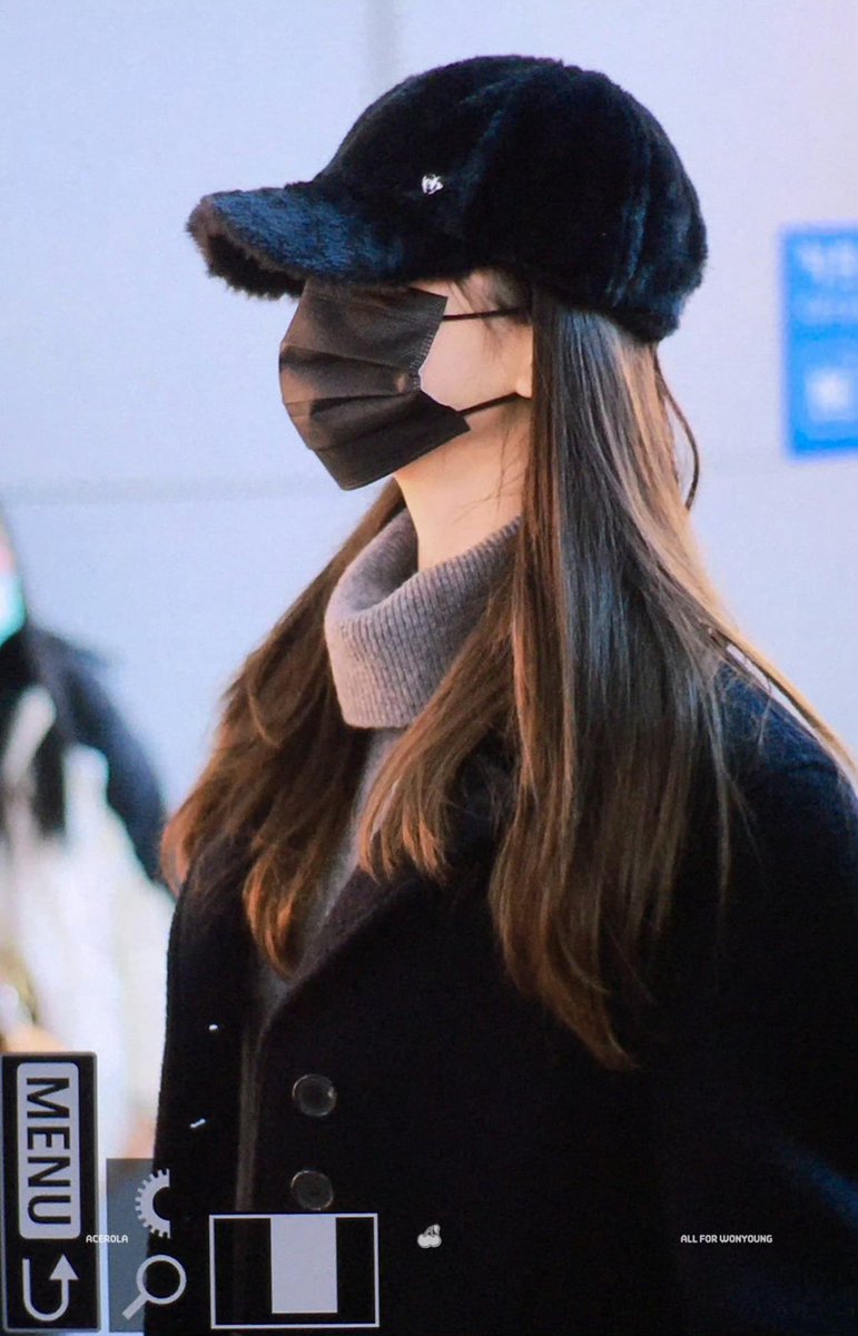 rinaca283318's tweet photo. wonyoung
250103 ICN ��冈 https://t.co/3m4C9x5RLP