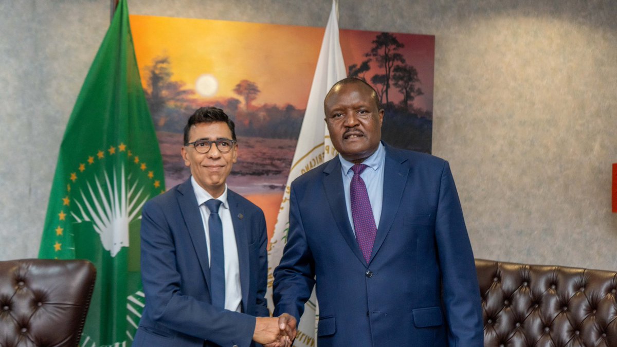 AfrikParliament's tweet photo. In his opening remarks, H.E. Chief Fortune Charumbira, President of the Pan-African Parliament, stressed that modern partnerships must be balanced and people-centred. “Partnership today cannot be about one side setting the pace while the other follows. True collaboration must be built on mutual priorities, shared ownership, and common progress,” he said. He highlighted energy, digital transformation, infrastructure, education, and health as key areas where investment must deliver tangible benefits to citizens on both continents.

#AUEU25 #PAPEP #AfricaEuropePartnership 

@ep_diplomacy