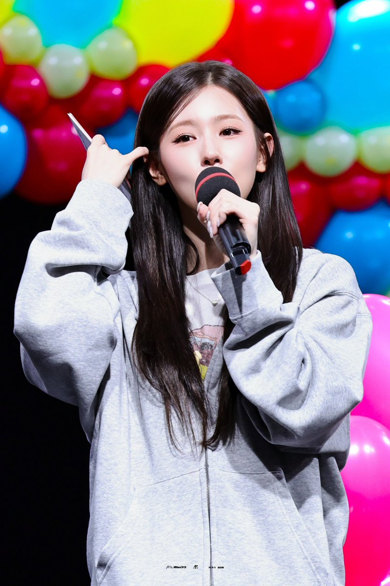 logmy131's tweet photo. 251115 미연아🤍
#아이들 #idle #미연 #MIYEON https://t.co/8n9lYLu26n