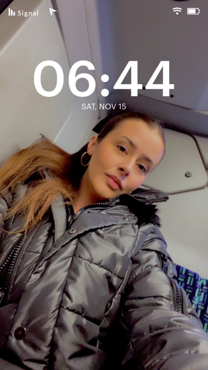 ButterflyHigh42's tweet photo. Feeling sleepy this Saturday, good morning 😘 https://t.co/wkTEiFxCjl