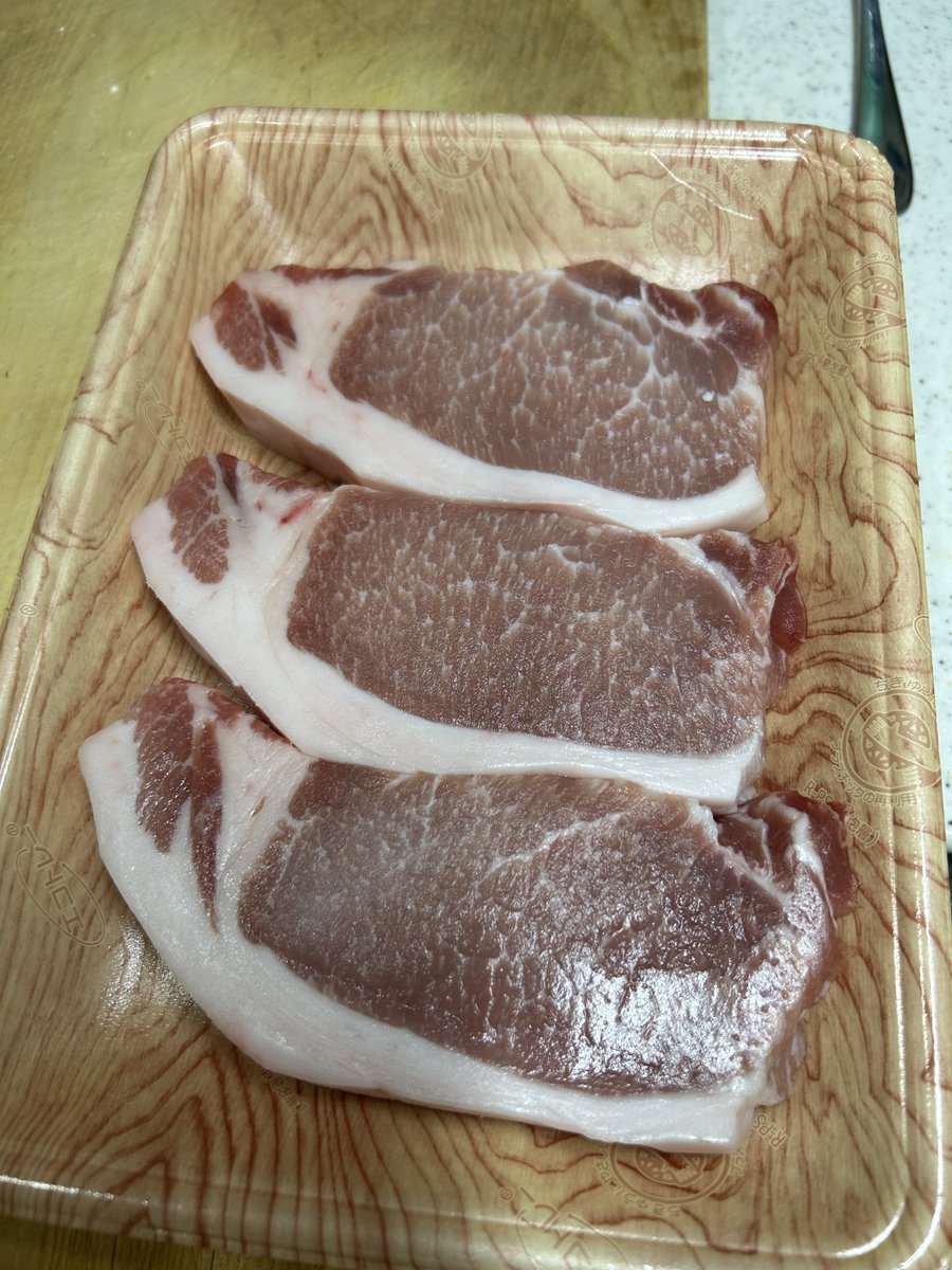 さて、小用済ませて帰宅してちょっと休憩したところで、晩御飯の用意