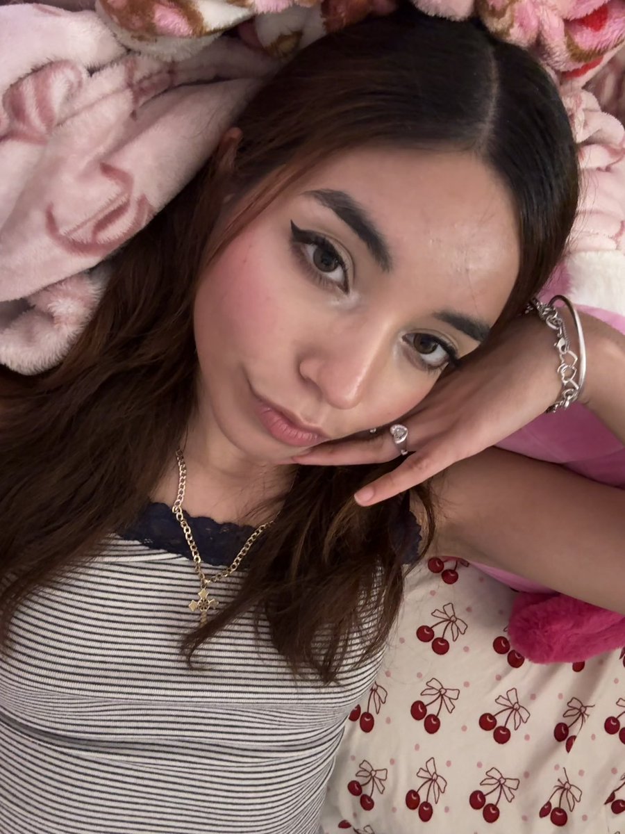 zulymamaa's tweet image. #2raw