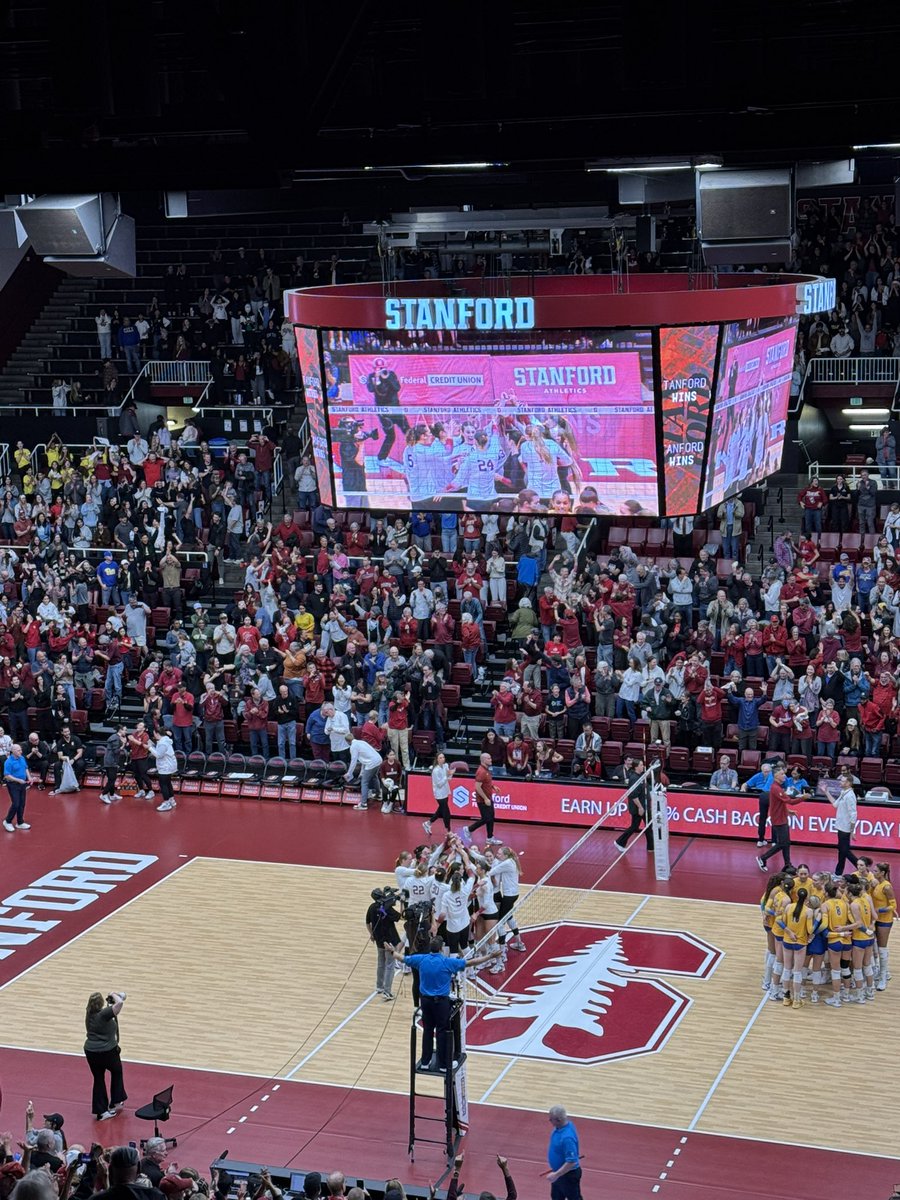 slamdunk406's tweet image. No. 5 Stanford gets 3-2 (26-24, 25-22, 18-25, 17-25, 16-14) victory over No. 3 Pitt. Julia Blyashov (20 kills), Elia Rubin (16 kills), &amp;amp; Jordyn Harvey (15 kills) led the way for the Cardinal. 400th career win for Kevin Hambly. 

#Stanford #Pitt #ACCWVB