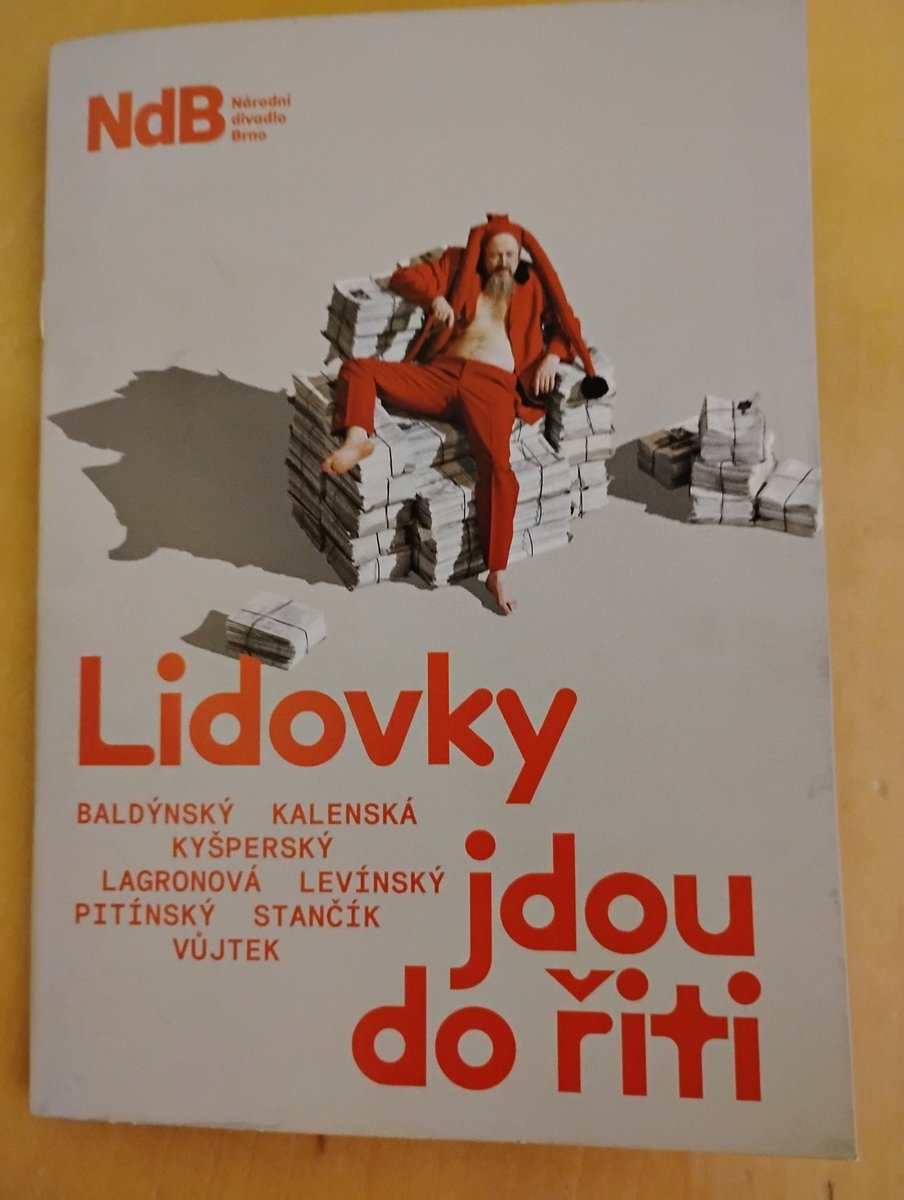 AlbetaV's tweet image. Lidovky jdou do řiti
Povedená premiéra Reduta Brno
Sarkasticky, vtipně, nejenom o Babišovi, Zemanovi, Hitlerovi.....