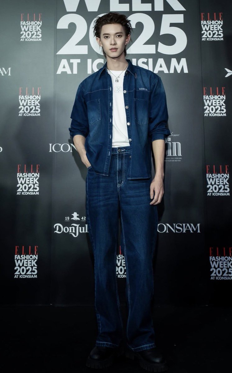 ttiraten21's tweet image. โหหหพี่ตินนนนน สูง หล่อ ขายาว นายแบบมากกกก ชอบทรงผมพี่ตินอะ

 ‧₊˚✧ #ppoohkt @ppoohkt ૮・ﻌ・ა