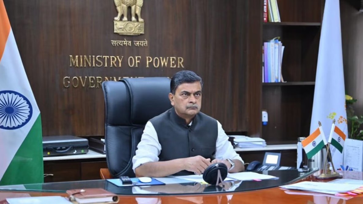 ETNOWlive's tweet image. #NewsAlert | Former Power Minister and BJP leader R. K. Singh has been suspended from the party for 6 years

#RKSingh #BJP