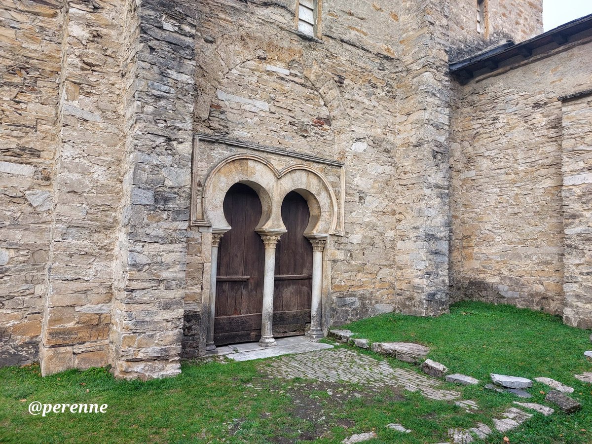Está en el corazón del valle del Silencio, y es un museo al aire libre #PeñalbadeSantiago #ElBierzo 
Creo que las administraciones tienen la obligación de solucionar de una vez por todas, los problemas con el acceso. 
#BuenosDías #15Nov
