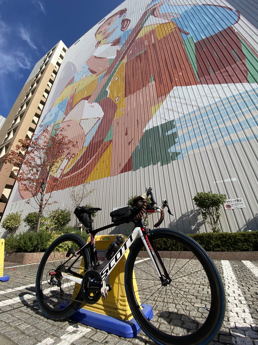 p_nuts_scott's tweet image. アートとロードは絵になりますね！