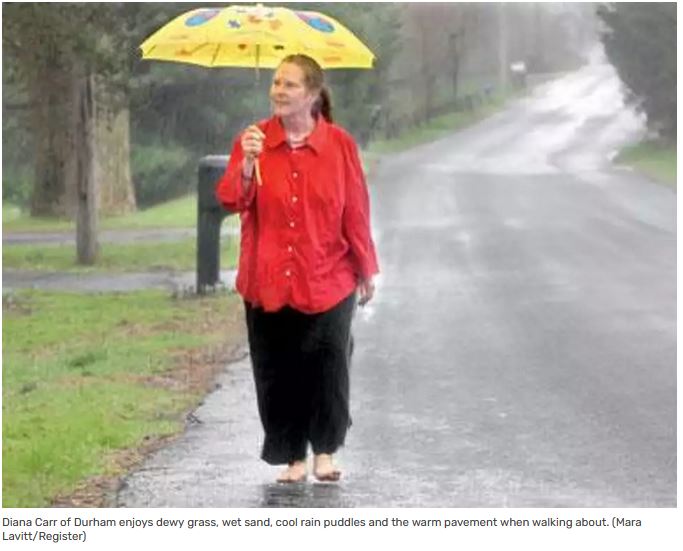 Soulfully Soleless: Diana Carr says so long to shoes and socks (video): "When I was a kid, I was not allowed to go #barefoot, but I always wanted to." nhregister.com/news/article/S…