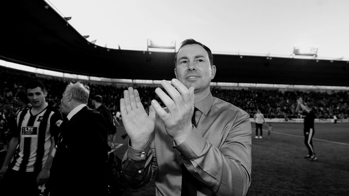 podforpilgrims's tweet image. 🚨 New Pod 🚨

🟢⚪ Adams returns to #PAFC 🟢⚪

🟢 Reaction to Derek’s shock appt. ft. @One_TeamInDevon
⚪ Structural U-turn? Emotional hire or strategic call?
🟢 Short-term fix or long-term plan?
⚪ Pivotal fortnight ahead - DA caretaker inevitable?

🔗 linktr.ee/pilgrimspodcast