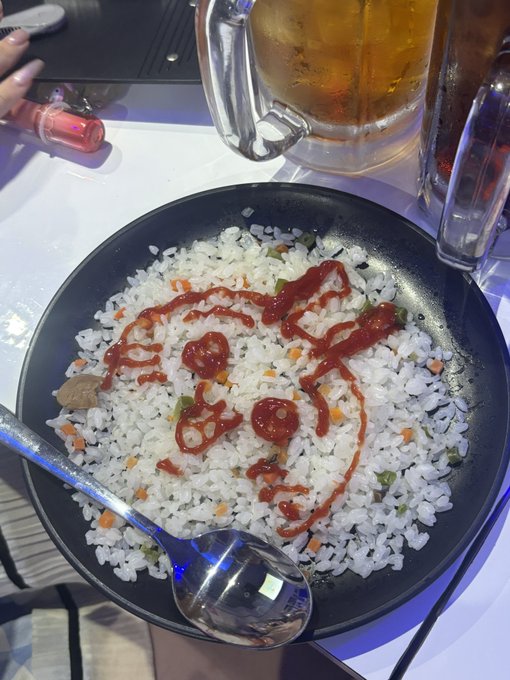 コンセプトカフェBeeのツイート