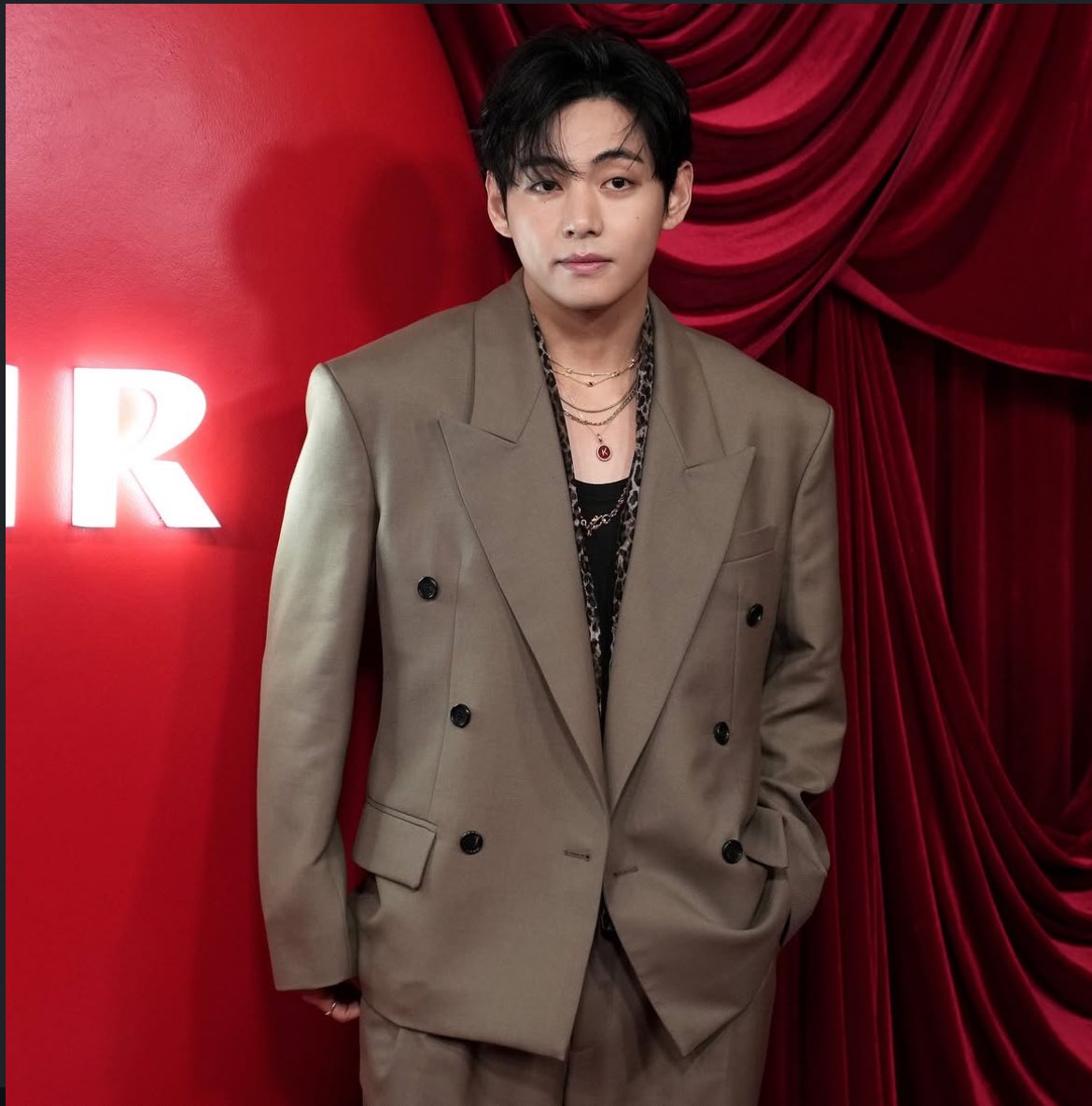 Taehyungimpact's tweet image. NEW PHOTOS OF KIM TAEHYUNG