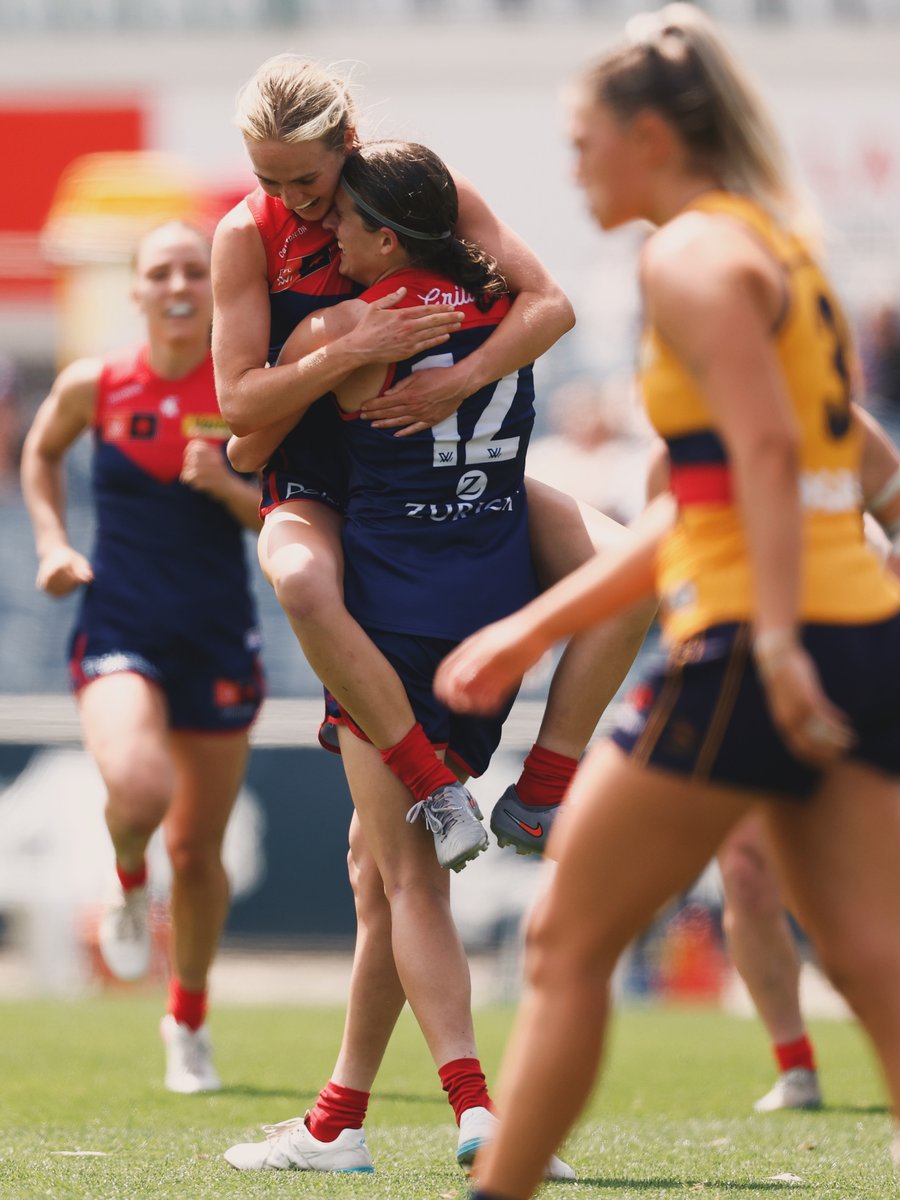 MichaelCWillson's tweet image. Deelightful 😈 Melbourne are thru to the Prelim #AFLWFinals