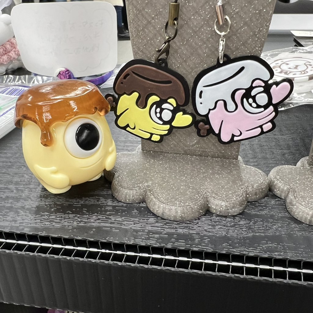 カタラナキーホルダーは2色！

#レザフェス