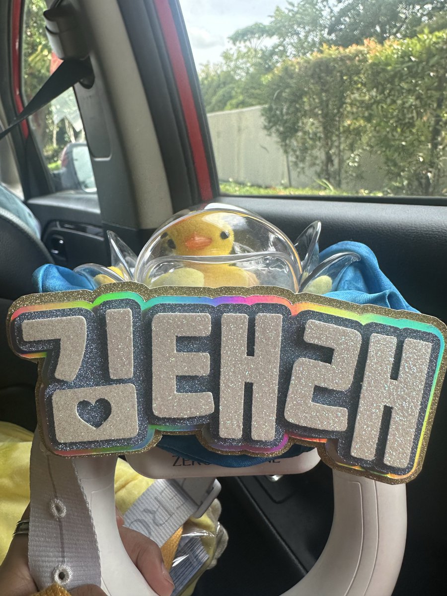 otw to the venue ✨✨