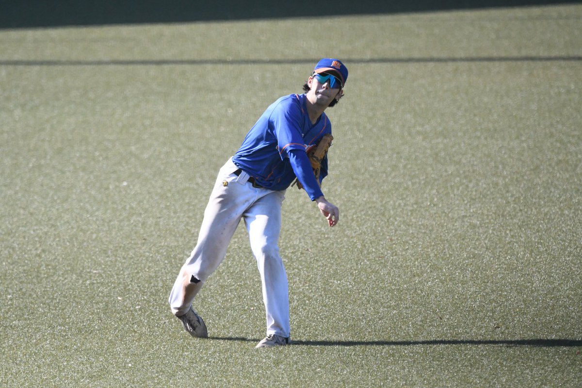 itemae_spirits's tweet image. 東京弥生クラブ・高井智弘選手（八王子東高校〜上智大学〜山梨ファイアーウィンズ）。

昨年（大学4年時）は大学の野球部を退部して山梨FWの「0期生」としてプレー。

卒業後の今年は弥生クラブでプレーしています。

今日は2安打1四球1犠打3盗塁の活躍でした。

#東都三部の星