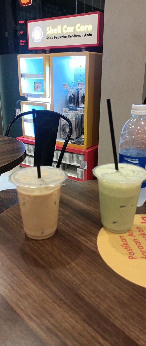 vi_vioʻlet tweet media