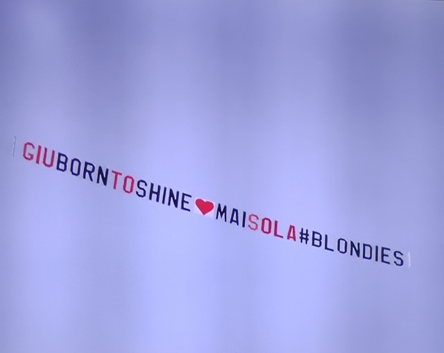 gf_forum's tweet image. Un bellissimo messaggio aereo arriva anche per Giulia!

“Giu born to shine❤️ mai sola #blondies” 

Quanti cuori per lei?
#GrandeFratello