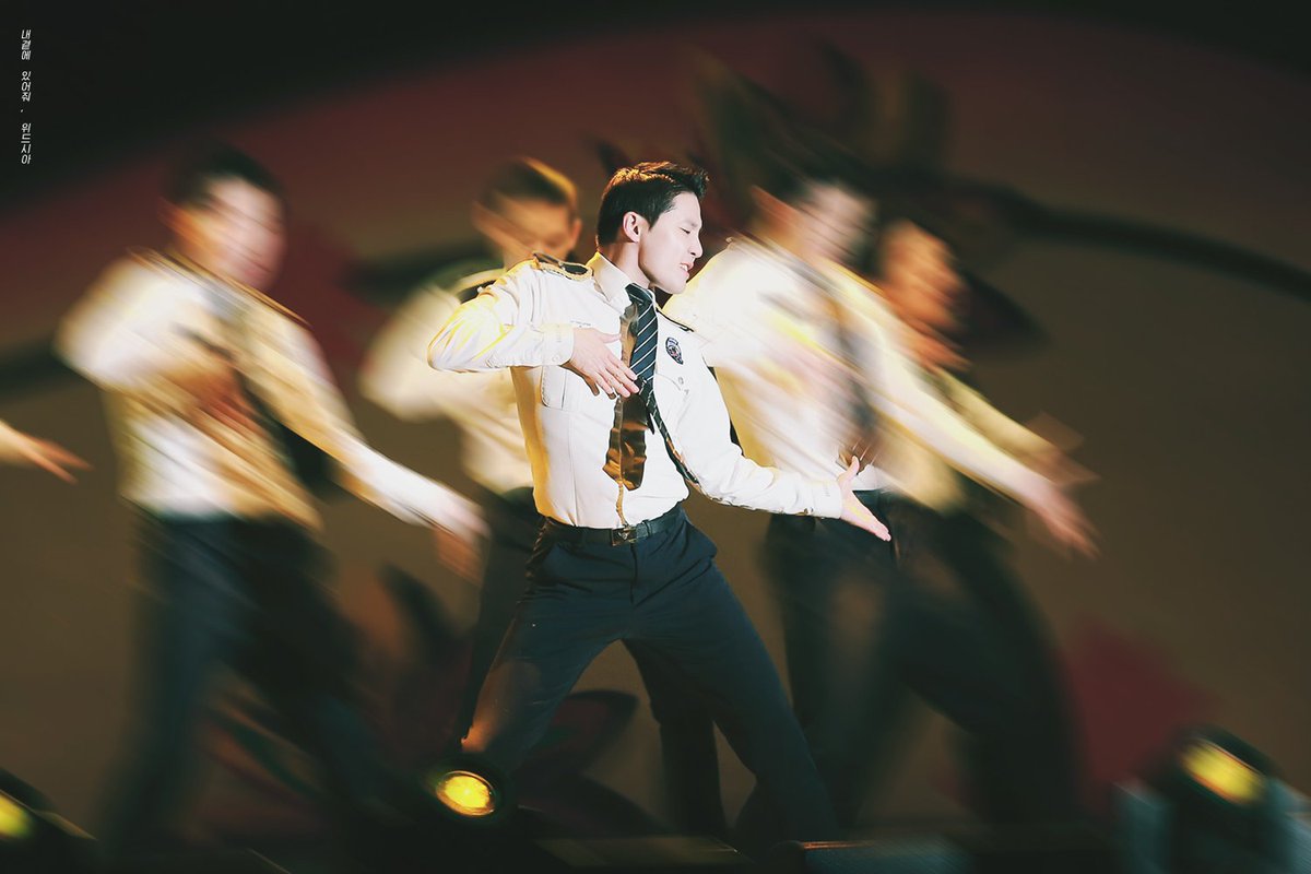 와씨💦
 제복입은 남자 완죤 내스탈인뒈🫠